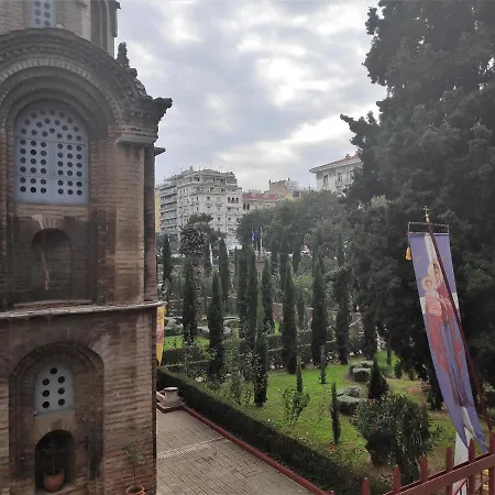 Aristotelis Cozy And Playful At Forum